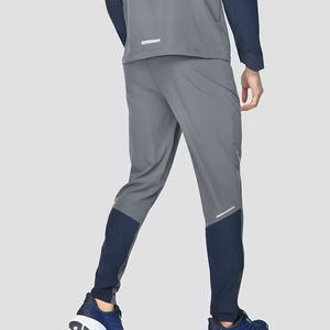 Service OEM Survêtement d'hiver léger pour hommes et unisexe avec fermeture éclair Jogging sur mesure Réversible de haute qualité Séchage rapide - Product Image 6