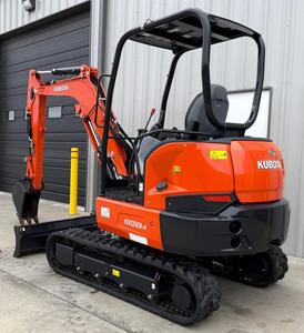 LIVRAISON GRATUITE Mini-excavatrice Kubota KX033-4 de 3,4 tonnes, homologuée EPA CE, moteur diesel de 25 ch, 24 heures, lame de remblai hydraulique, ROPS ouvert - Product Image 2