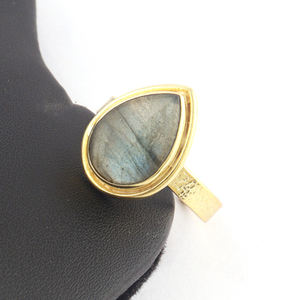 Anillos de piedras preciosas chapados en oro de latón personalizados hechos a mano, labradorita llamativa Natural, forma de pera abierta ajustable para fiestas de bodas - Product Image 3