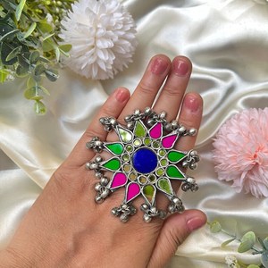 Anillo de declaración de Afghani Sunburst hecho a mano anillo de dedo ajustable tribal de vidrio multicolor estilo kuchi espejo Boho joyería navratri - Product Image 6