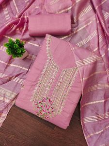 Algodón pesado y hermoso trabajo con diamantes a juego y traje de material de vestido Dupatta con estampado digital para mujer - Product Image 4