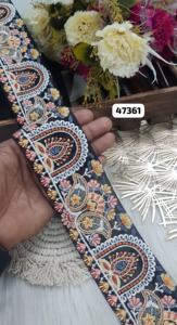 Rubans brodés à la machine sur mesure et lacets de divers modèles et couleurs pour robes de mariée de 2.5 pouces de largeur. - Product Image 5