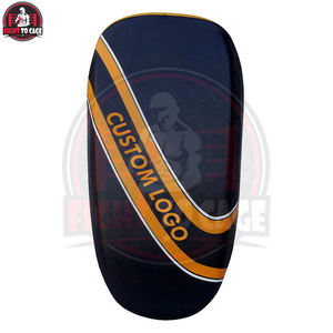 Bouclier de frappe en cuir PVC haute performance pour l'entraînement au karaté, au taekwondo et au MMA - Durable et résistant aux impacts - Product Image 4