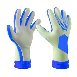 Nouvelle conception et meilleure qualité Gants de football pour la protection des gardiens de but Gants de football personnalisables en vente - Product Image 1