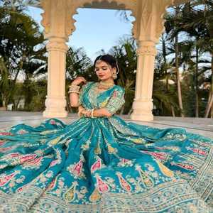 Diseñador Premium Cosmos Simmer Lehenga Choli con hilo de bordado pesado y secuencia trabajo hecho a mano traje de moda nupcial para festivo - Product Image 6