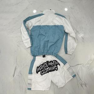 Conjunto de Sudadera con capucha y cremallera corta para hombre a prueba de viento, ropa para correr, chándales, pantalones cortos de nailon con logotipo personalizado para hombre, conjunto de pantalones cortos de verano para adultos - Product Image 2