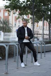 Chaqueta Bomber Impermeable para Hombre, Moda Invierno 2026, Cuello Redondo, Manga Corta, Estilo Casual, Cómoda y Suave para Uso Diario - Product Image 2