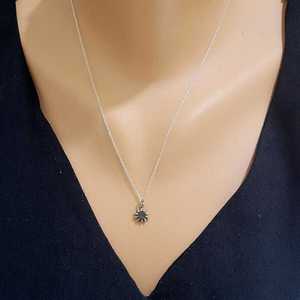 Collier soleil miniature en argent sterling 925 pour les occasions de cadeaux - Product Image 1