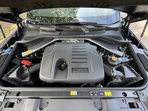 Sedán SE P400 LWB 2024 Usado, 5 Asientos, Transmisión Automática de 6 Velocidades, Techo Panorámico, Cuero Oscuro - Product Image 4