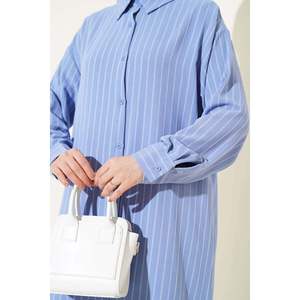 Chemise Longue Rayée à Fente Latérale Bleu - Product Image 3