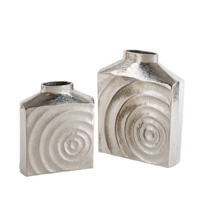 High-quality Handmade Brass/Aluminium Eco-Friendly Vase with <b>Mirror</b> Finish for Modern Interiors and Elegant Floral Decorations - Product Image 2