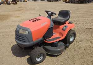 Cortacésped de equitación Husqvarna usado y resistente a la venta - Product Image 6