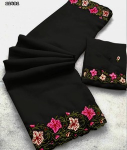 Vêtements ethniques en tissu léger élégant avec des motifs dynamiques de broderie complexes pour le soutien OEM de fête disponible pour les commandes en gros - Product Image 5