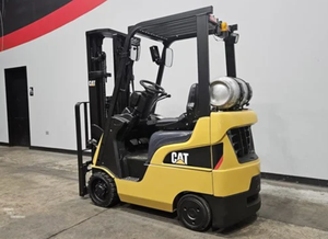 Offre exclusive aux enchères pour chariots élévateurs à pneus coussinés 2C3000 de 2015, capacité de maintien de 3000 LBS - Product Image 3