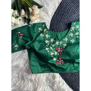 Blusa a juego de Saree de seda étnica cosida a mano con mangas bordadas hechas a mano de estilo boutique para fiesta nupcial - Product Image 1