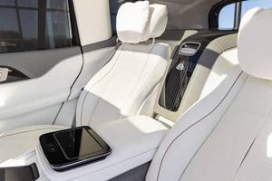 EXCELENTE ESTADO, MERCEDES-MAYBACH GLS 600 2021-2023, 550 HP, V8 BITURBO, TRACCIÓN EN LAS CUATRO RUEDAS, LISTO PARA ENTREGAR - Product Image 5