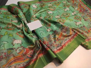 Sari en tissu de soie douce avec bordure Zari et sur l'ensemble belle impression et bordure avec Blouse contrastante pièce vêtement traditionnel - Product Image 3