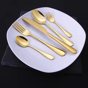 Ensemble de couverts au design impressionnant de 5 pièces en métal couleur or en acier inoxydable pour salle à manger et hôtel, fourchette, couteau, cuillère - Product Image 3
