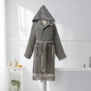 Albornoz Unisex de Lujo con Pompones, Tejido a Mano, de Algodón Turco, para Resort, Uso Todo el Año, Ropa de Dormir y de Estar por Casa, Verano, Suministrado por ODM, Turquía - Product Image 2