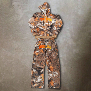 Conjunto de 2 Piezas de Ropa Urbana de Camuflaje Otoñal de Diseño Personalizado, Pantalones Deportivos Anchos y Holgados con Cintura Elástica y Sudadera con Capucha y Cremallera para Hombre - Product Image 1