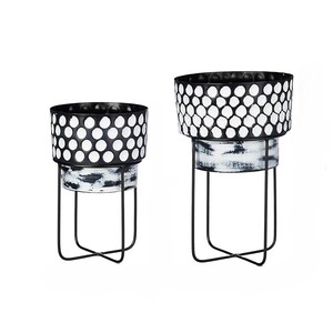 Venta al por mayor maceta de metal de diseño martillado negro con soporte hogar jardín Oficina Hotel decoración de la India - Product Image 1