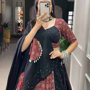 กระจกผ้าฝ้ายแท้ navratri lehenga choli โดย fabzone ดีไซน์ล่าสุด - Product Image 1