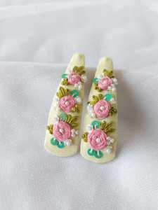 Pinzas para el pelo bordadas hechas a medida con patrones Bordados florales ideales para reventa en tiendas de accesorios para el cabello - Product Image 3