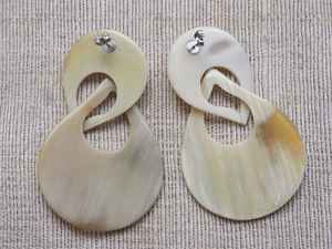 Pendientes de cuerno de búfalo hechos a mano de alta calidad, joyería de cuerno Natural de gran venta para mujer accesorio de moda ecológico ligero - Product Image 4