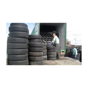 Pneus usagés en vrac dans des tailles assorties pour les marchés des véhicules utilitaires - Product Image 1