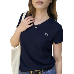 เสื้อยืดคอวีแขนสั้นลำลองสำหรับผู้หญิง ผ้าฝ้าย 100% ปักลายโบว์ ทรงปกติ ใส่ได้ทุกวันในฤดูร้อน ระบายอากาศได้ดี แห้งเร็ว - Product Image 1
