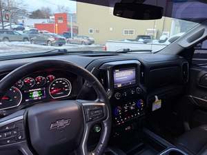 Camionnette Chevrolet Silverado 1500 RST 2020 d'occasion en excellent état - Product Image 2