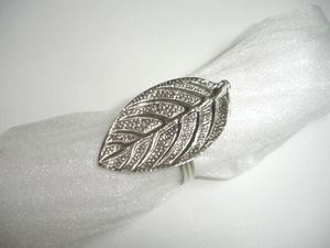 Anneau de serviette en aluminium fantaisie Vantage, plaqué nickel, en forme de feuille en relief, qualité supérieure, décoration de table de designer, décoration de mariage - Product Image 6