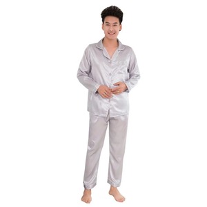 Conjunto de Pijama Ligero de Seda 100% Ultra Suave para Dormir Todo el Año, Disponible a Buen Precio - Product Image 4
