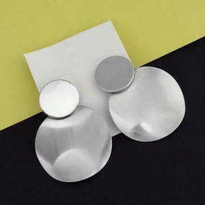 Urthn 18K <b>Gold</b> Plated Chandelier Danglers Vintage Style <b>Drop</b> <b>Earrings</b> with Pearls for Parties-1310671A - Product Image 1