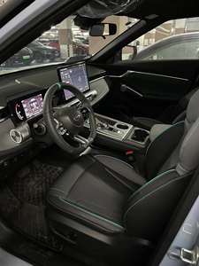 SUV Híbrido 2025 de 5 Plazas, Vehículo de Nueva Energía Eficiente en Consumo de Combustible, Caja de Cambios Automática, Tracción en las Cuatro Ruedas, Autos NUEVOS en Venta - Product Image 2