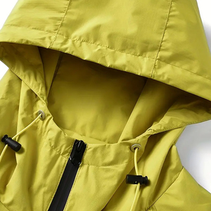 Abrigo resistente al aire libre de Color amarillo brillante para senderismo Ropa de invierno Chaqueta deportiva con capucha y media cremallera a prueba de viento - Product Image 4