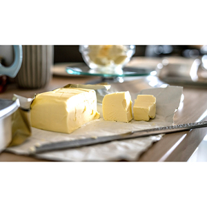 Mantequilla orgánica alimentada con pasto, textura suave sin aditivos, rica y cremosa para hornear - Product Image 4