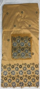 Tenue de Luxe Tendance : Tissu George Nigérian en Taffetas Tissé, Motif Floral, Broderie de Pierres, Design Intricate, Idéal pour les Fêtes - Product Image 3