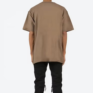 T-shirt Boxy à col en O pour hommes en coton doux pour un confort et un style ultimes pour des looks décontractés ou personnalisés - Product Image 6