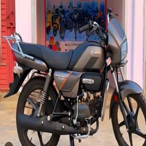 Les motos HEROS SPLENDOR PLUS avec moteur de 135 cm³ (2026) - Product Image 3