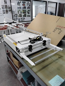 Scelleuse manuelle électrique WU-HSING W-500L pour film POF, largeur de scellement maximale de 500 mm, scellement par impulsion thermique, fonctionnement facile, chimique - Product Image 2
