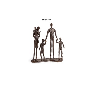 Sculpture abstraite en ruban en aluminium plaqué or antique moderne pour installations de plaza, thème inspiré de la faune, poli Zahid - Product Image 1