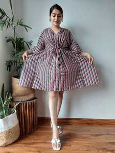 Mini robe caftan cachemire en coton léger sur mesure avec col en V et cravate à la taille pour l'été-Prêt pour les clients et les revendeurs - Product Image 2