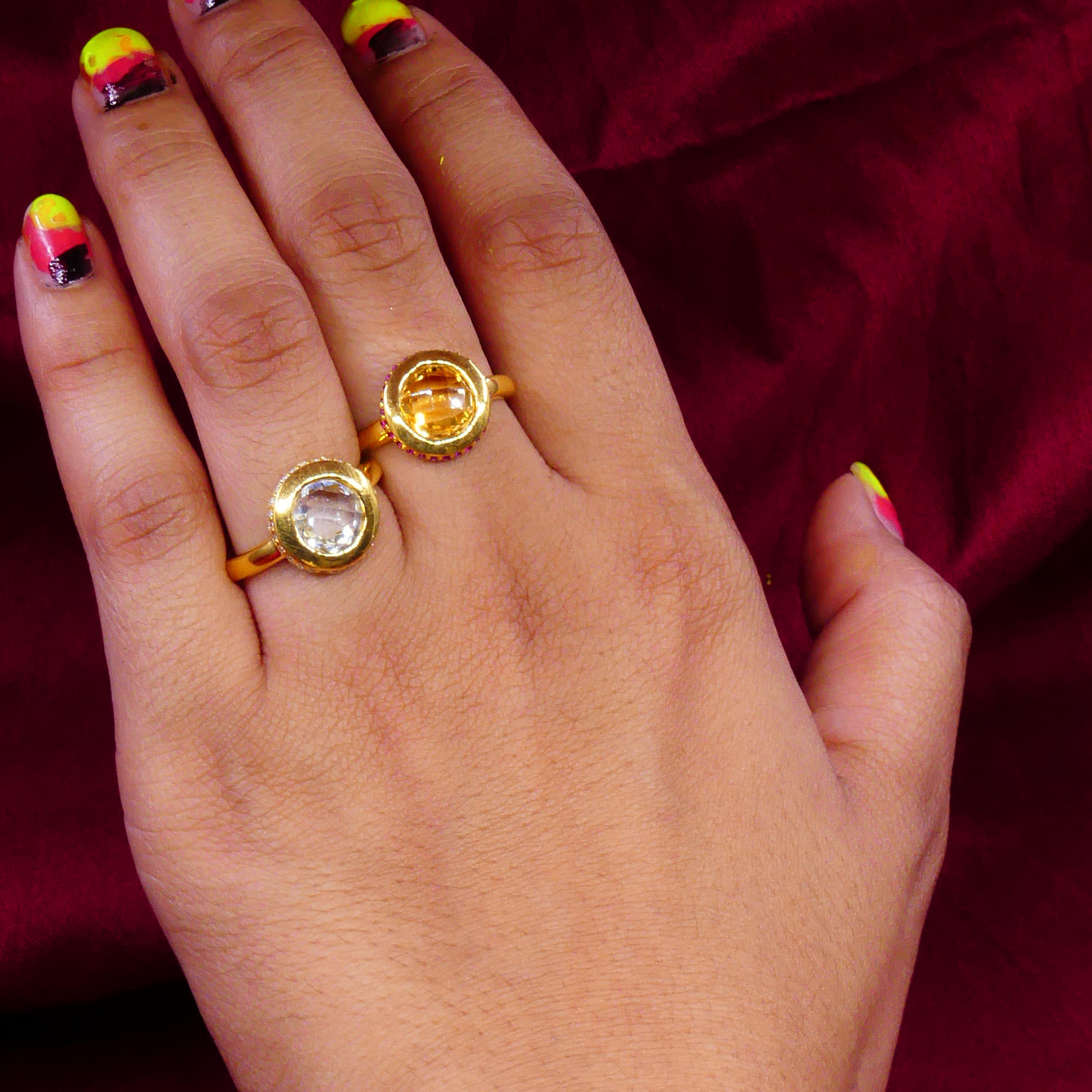 สีเหลือง