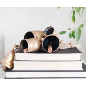 Campana de vaca de Metal Vintage moderna y rústica, juego de campana de vaca de hierro artesanal de alta calidad, decoración colgante con sonido, 5 campanas - Product Image 6