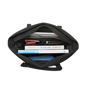 Sac fourre-tout à fermeture éclair personnalisable unisexe avec doublure en polyester noir et logo à motif d'oreiller pour le shopping et le camping - Product Image 6