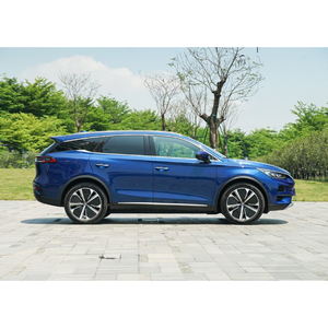 SUV Eléctrico de Largo Alcance Usado, Autonomía >700km, Motor de 200-250kW, Torque de 500Nm, Carga Rápida, Transmisión Automática - Product Image 4