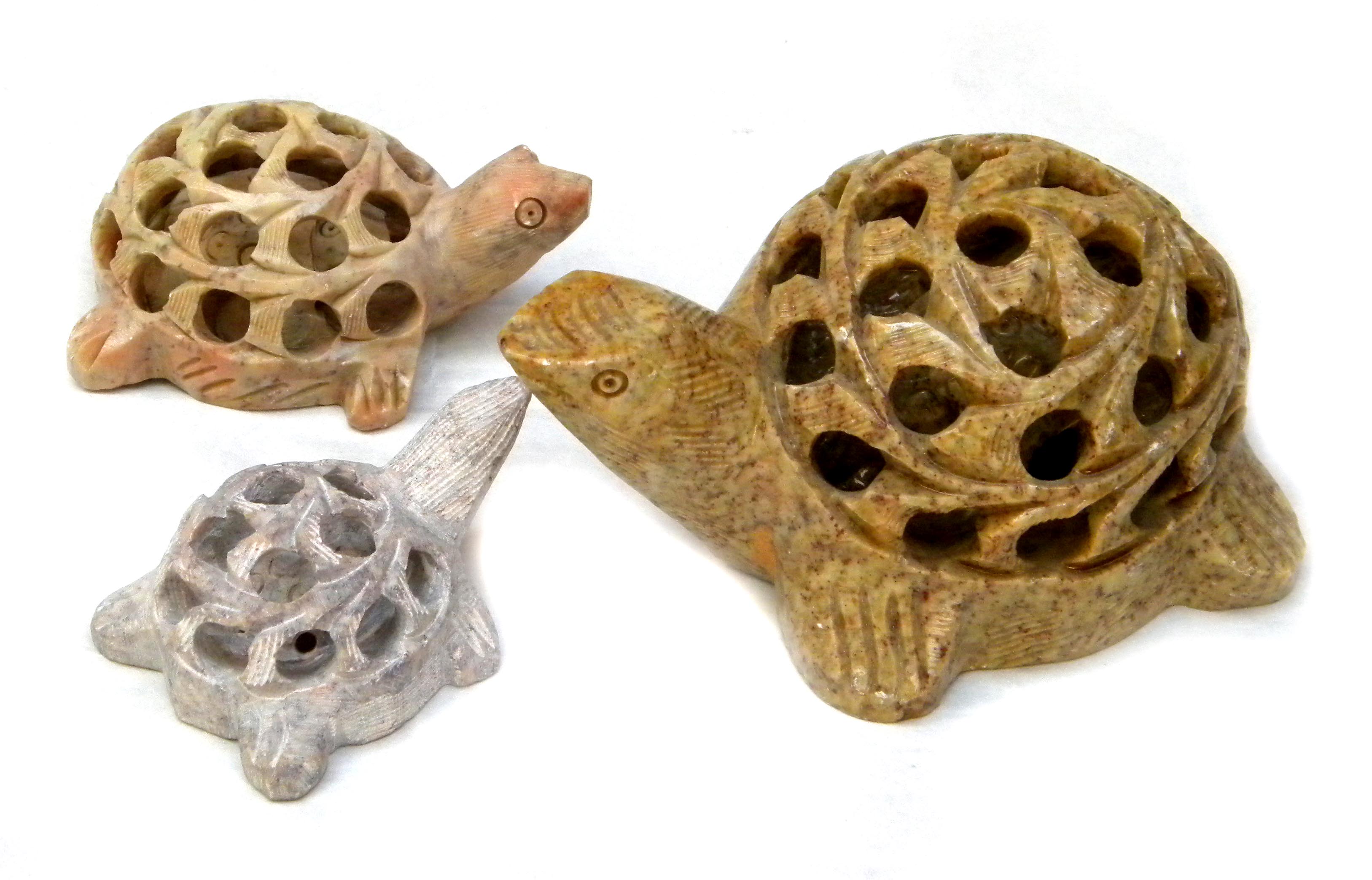 家の装飾的な亀の彫刻とアンダーカットのデザインのための素敵な小さな