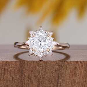 แหวนเพชร14K สีโรสโกลด์สำหรับปลูกในห้องปฏิบัติการได้รับการรับรองจาก IGI เครื่องประดับสำหรับหมั้นของผู้หญิง - Product Image 1