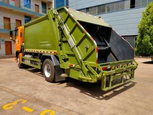 Camions à ordures compacteurs d'occasion, manuels, diesel Euro 5, 15m³, pour exportation en lot, départ prochain - Product Image 4